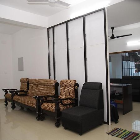 Hotel Meghna Residency à Thiruvananthapuram Extérieur photo