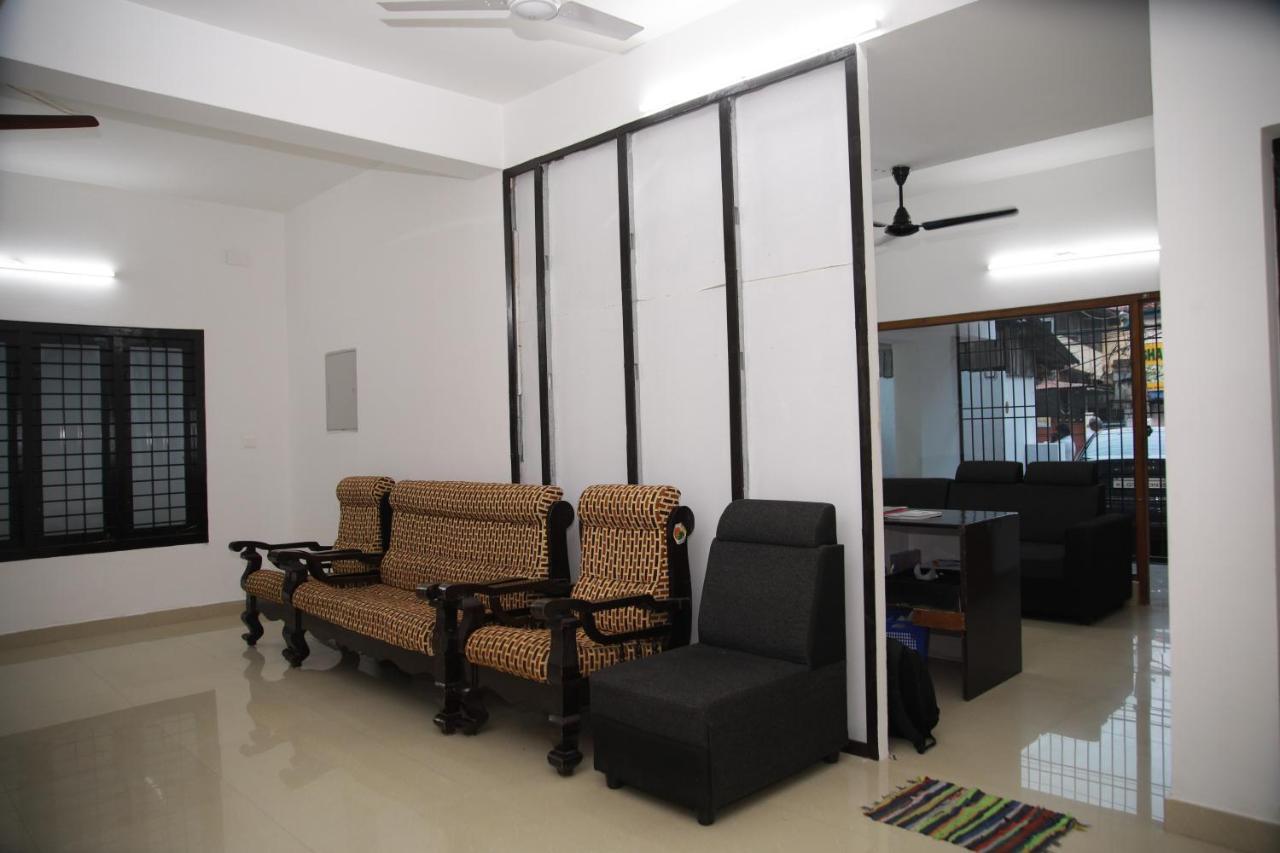 Hotel Meghna Residency à Thiruvananthapuram Extérieur photo