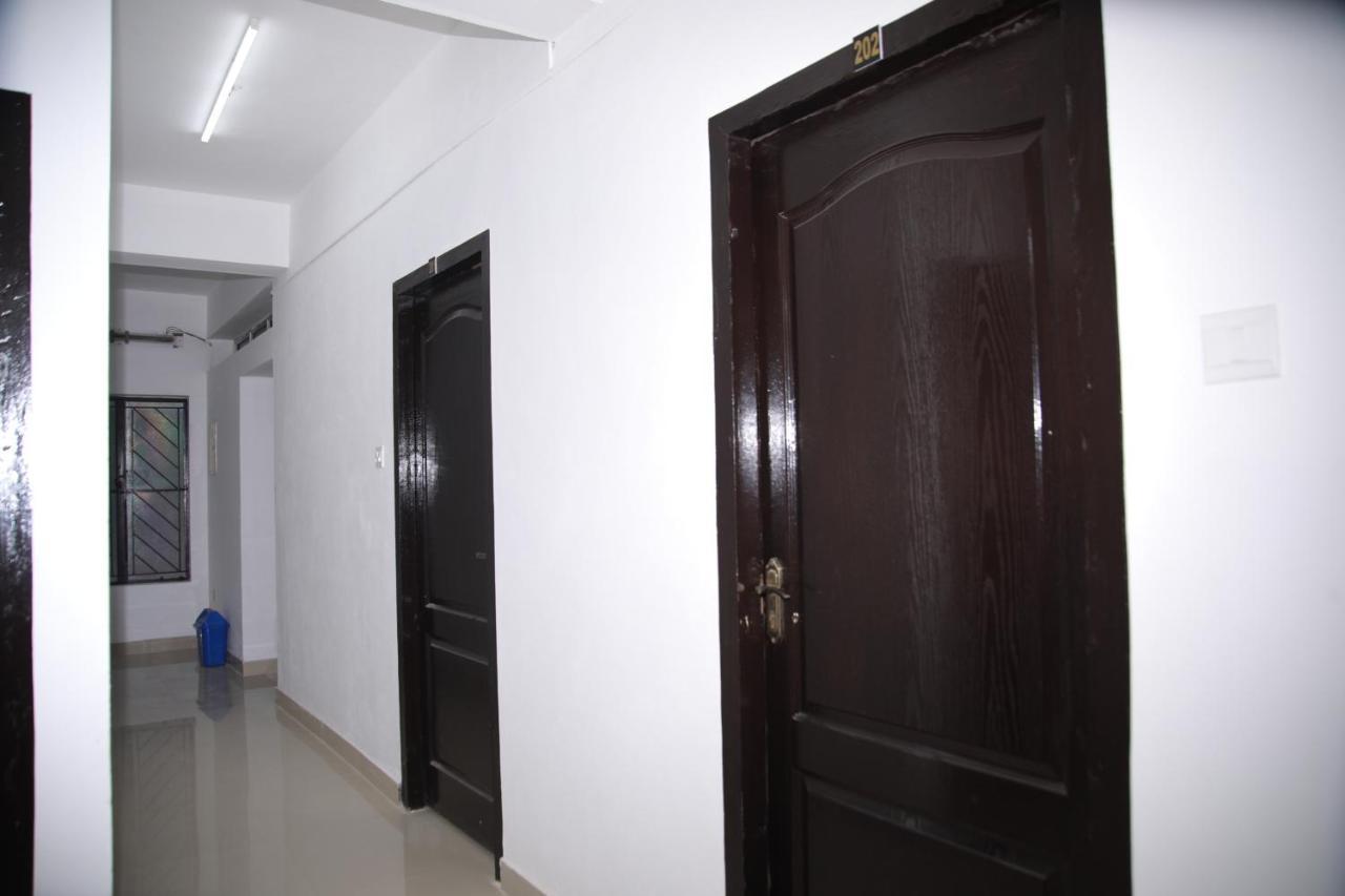Hotel Meghna Residency à Thiruvananthapuram Extérieur photo