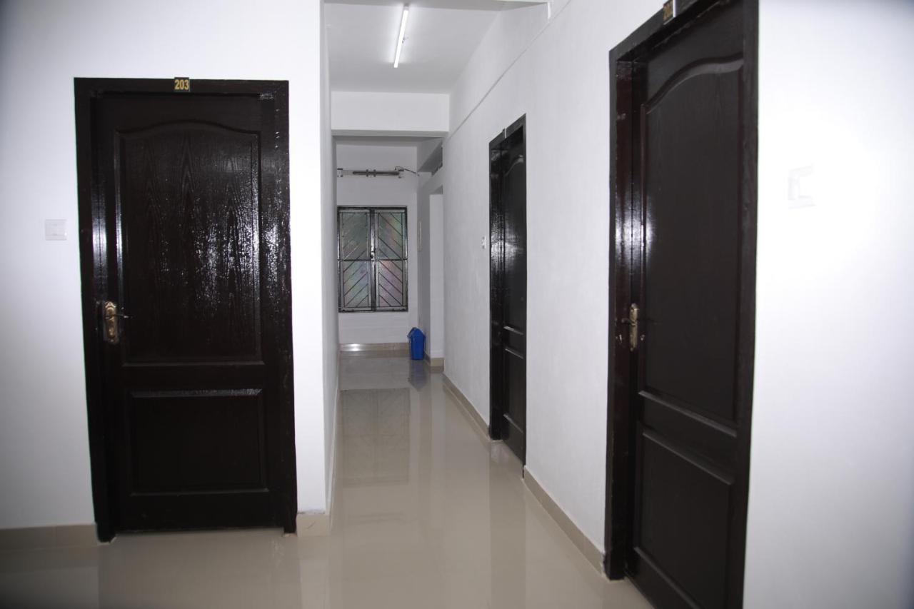 Hotel Meghna Residency à Thiruvananthapuram Extérieur photo