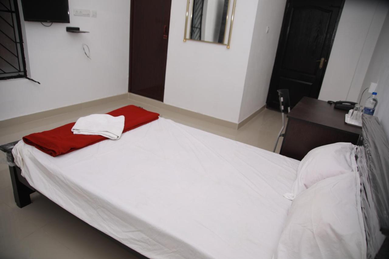 Hotel Meghna Residency à Thiruvananthapuram Extérieur photo