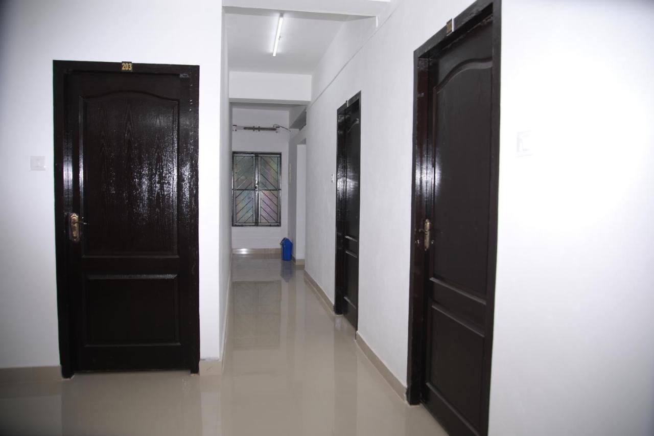 Hotel Meghna Residency à Thiruvananthapuram Extérieur photo