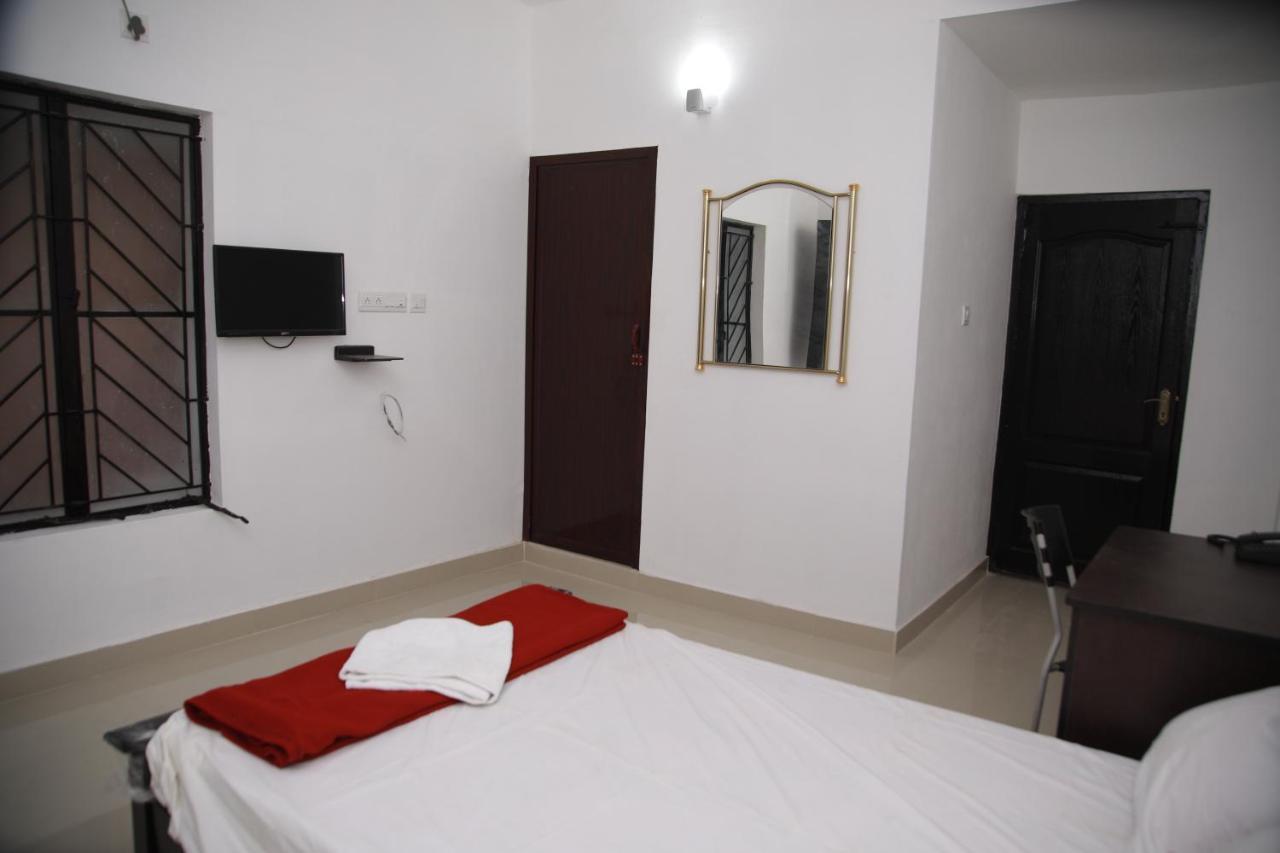 Hotel Meghna Residency à Thiruvananthapuram Extérieur photo