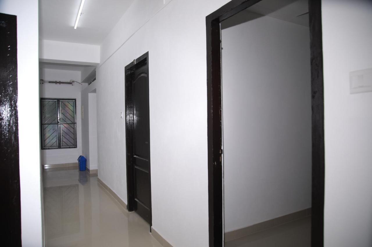 Hotel Meghna Residency à Thiruvananthapuram Extérieur photo