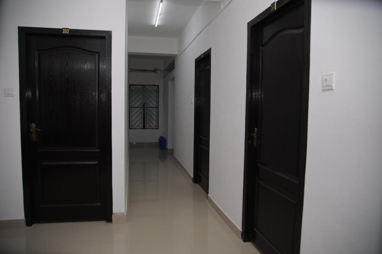 Hotel Meghna Residency à Thiruvananthapuram Extérieur photo