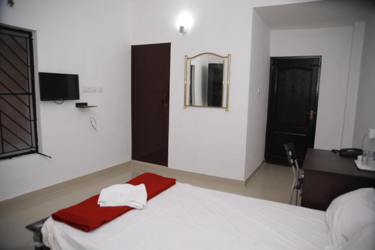 Hotel Meghna Residency à Thiruvananthapuram Extérieur photo