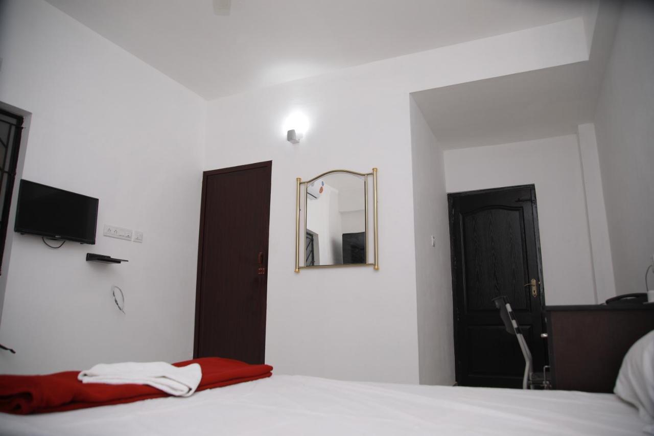 Hotel Meghna Residency à Thiruvananthapuram Extérieur photo