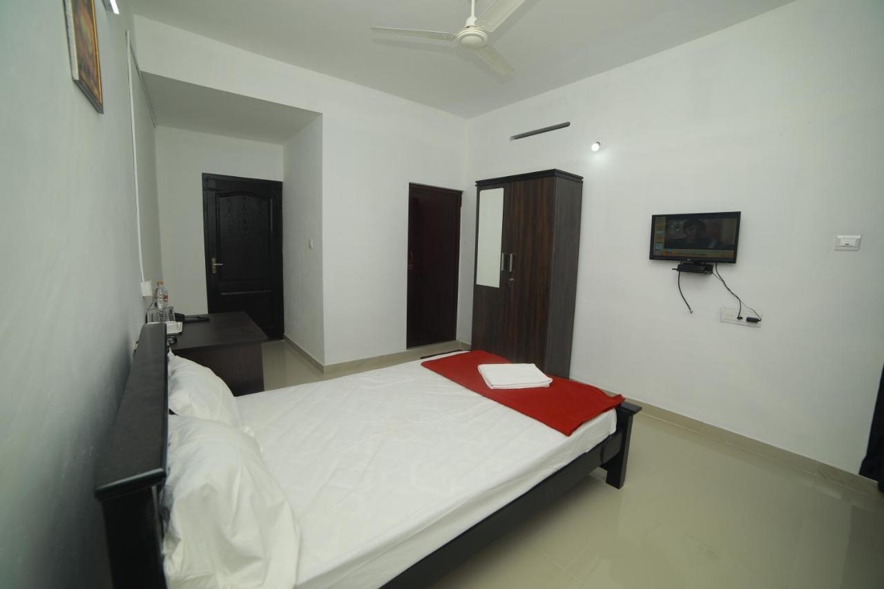 Hotel Meghna Residency à Thiruvananthapuram Extérieur photo