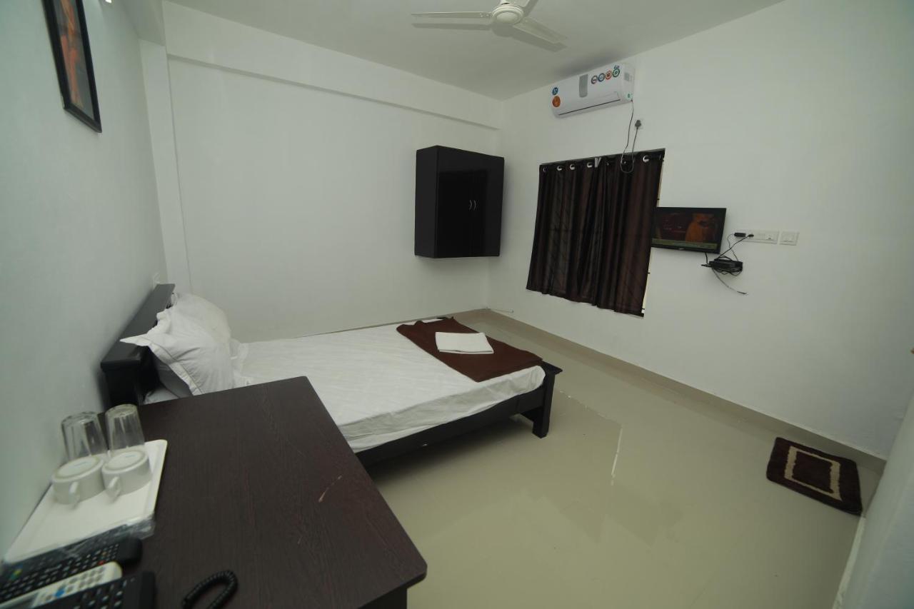 Hotel Meghna Residency à Thiruvananthapuram Extérieur photo