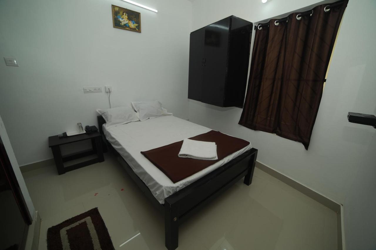 Hotel Meghna Residency à Thiruvananthapuram Extérieur photo