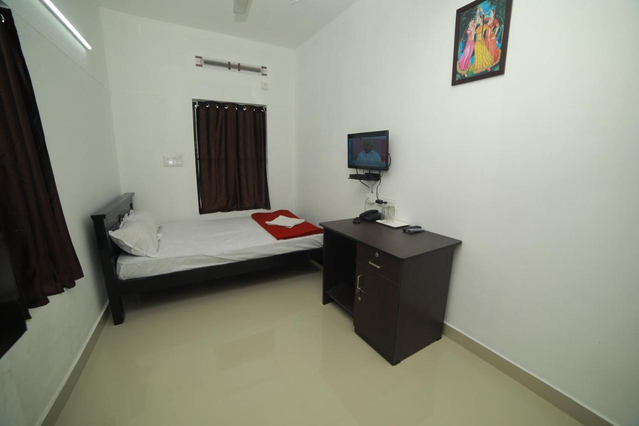 Hotel Meghna Residency à Thiruvananthapuram Extérieur photo