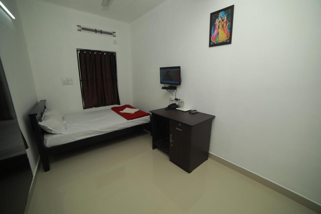 Hotel Meghna Residency à Thiruvananthapuram Extérieur photo