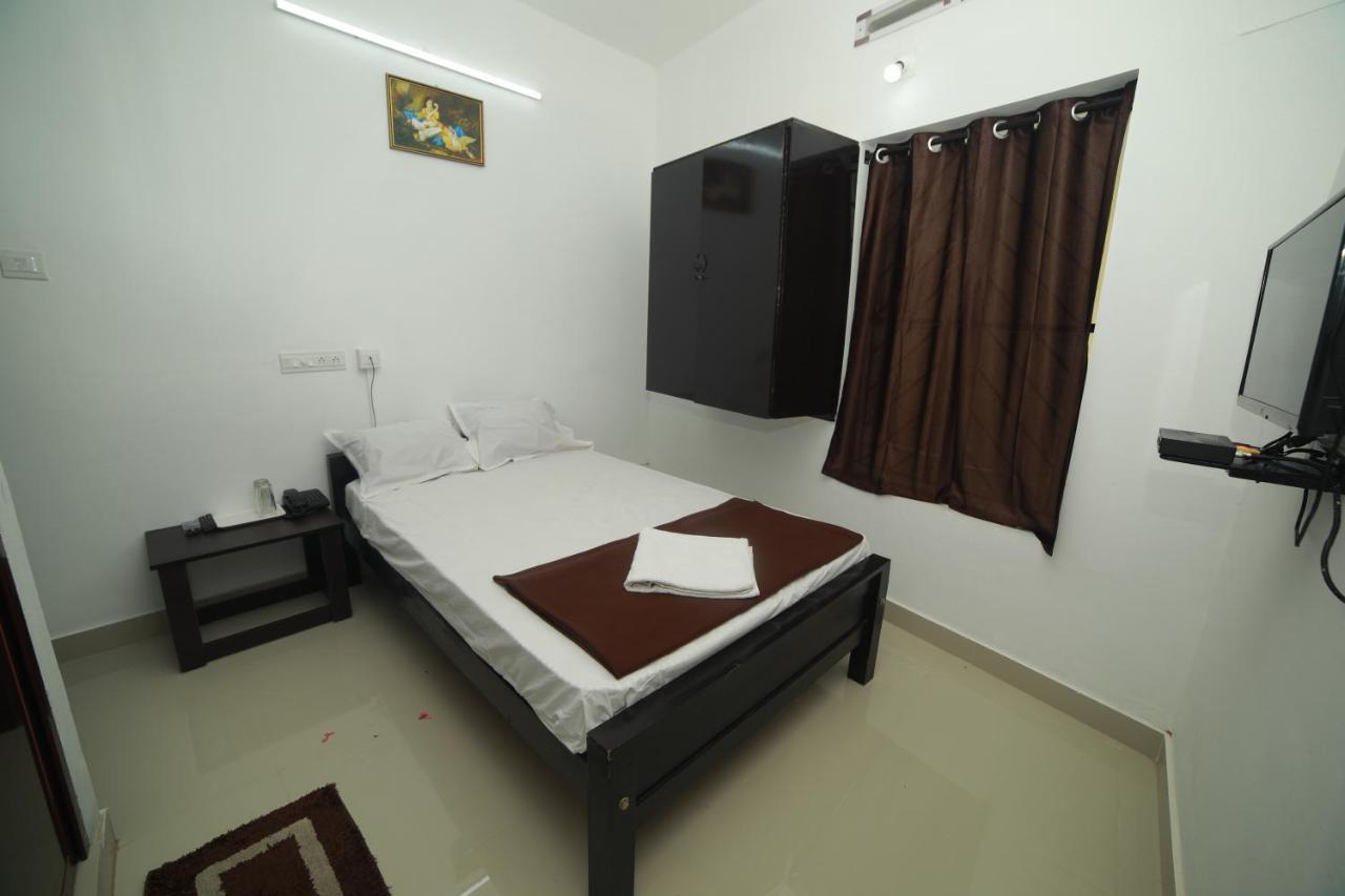 Hotel Meghna Residency à Thiruvananthapuram Extérieur photo