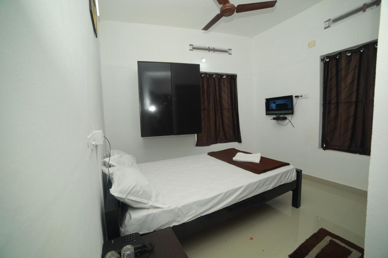 Hotel Meghna Residency à Thiruvananthapuram Extérieur photo