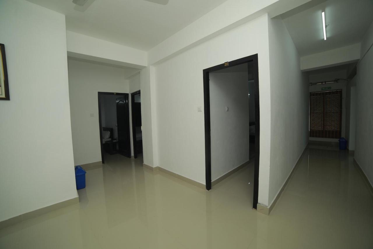Hotel Meghna Residency à Thiruvananthapuram Extérieur photo