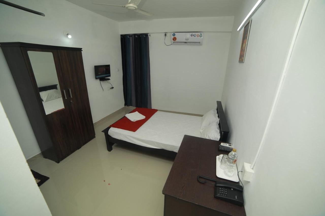 Hotel Meghna Residency à Thiruvananthapuram Extérieur photo