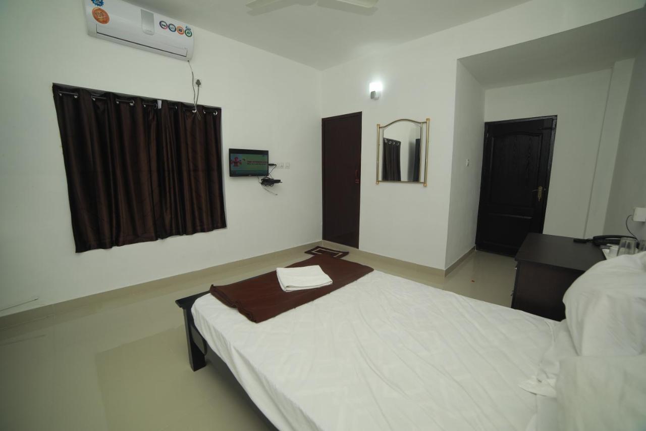 Hotel Meghna Residency à Thiruvananthapuram Extérieur photo