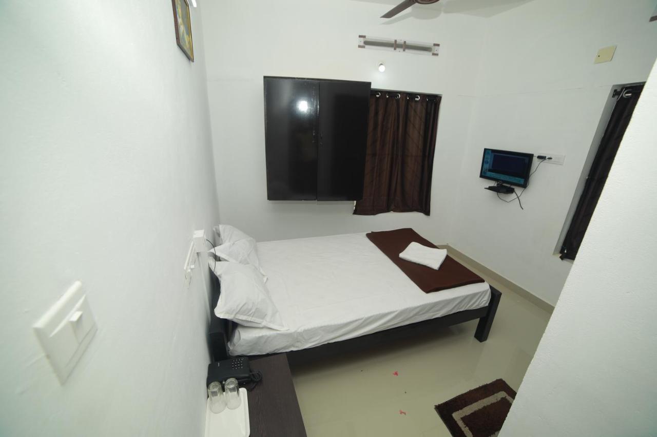 Hotel Meghna Residency à Thiruvananthapuram Extérieur photo