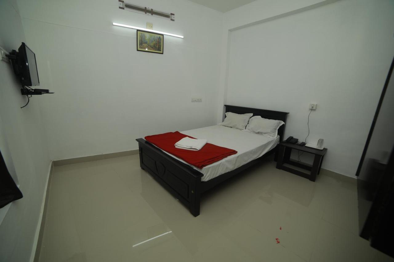 Hotel Meghna Residency à Thiruvananthapuram Extérieur photo
