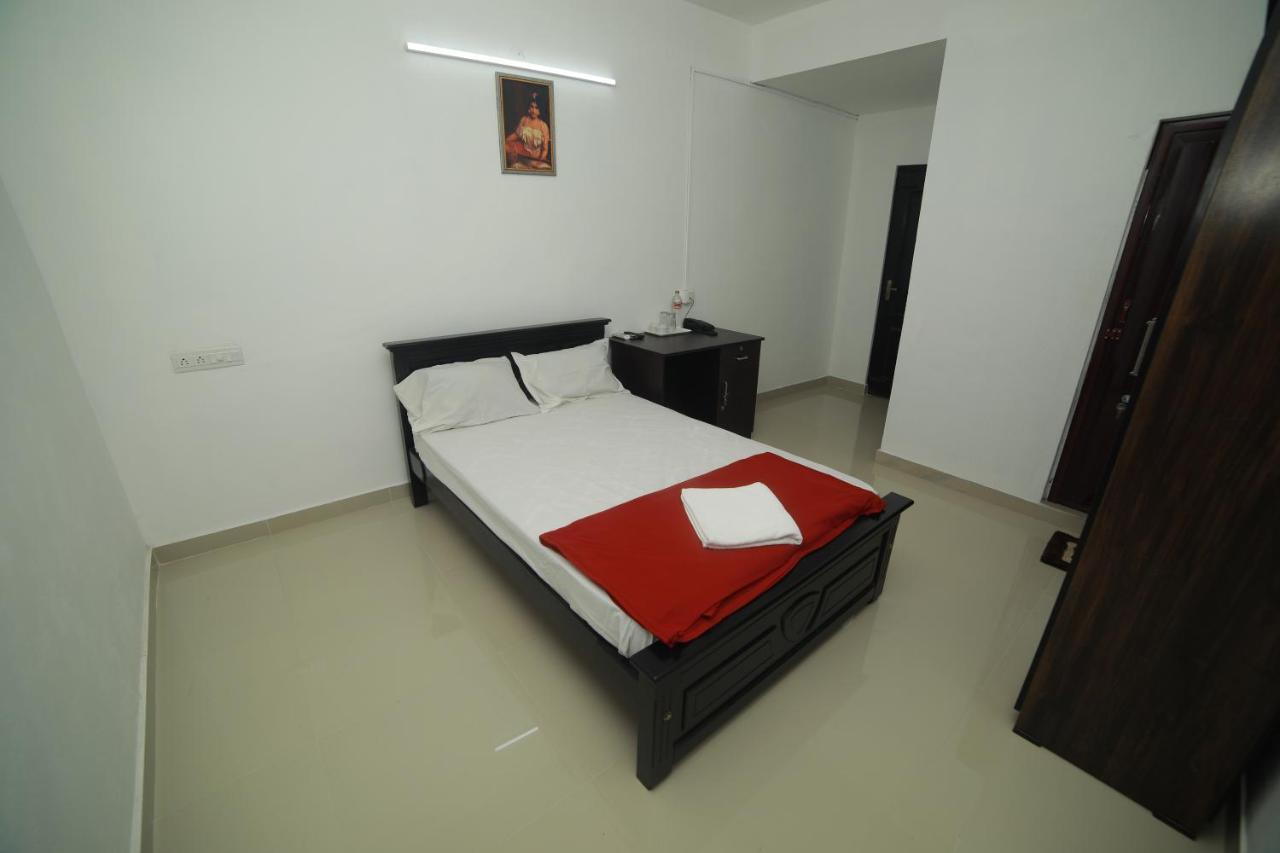 Hotel Meghna Residency à Thiruvananthapuram Extérieur photo