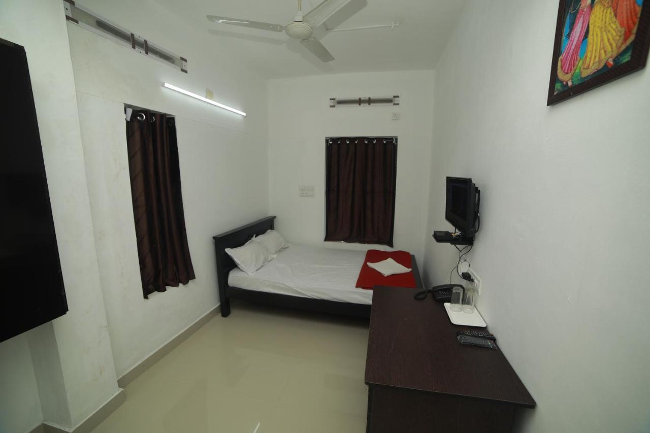 Hotel Meghna Residency à Thiruvananthapuram Extérieur photo