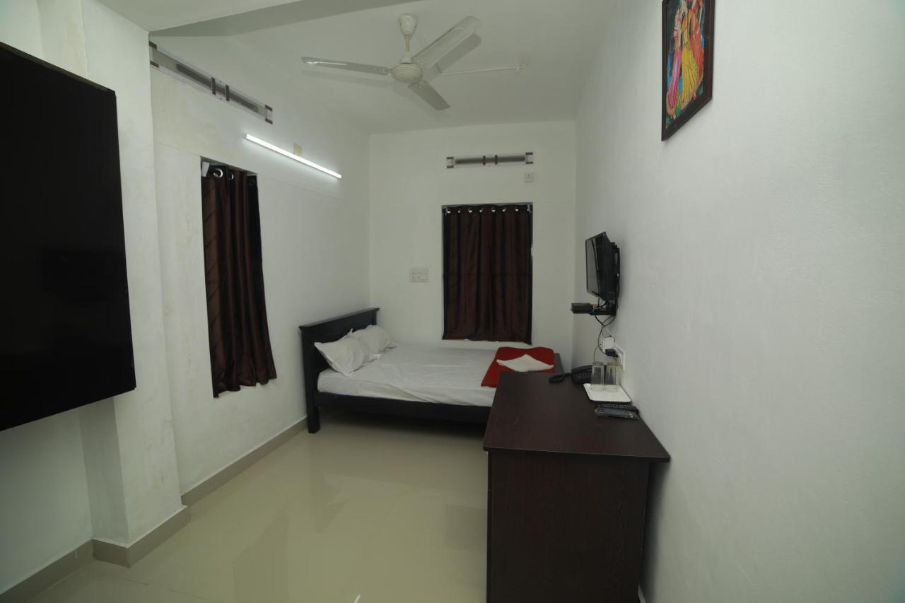 Hotel Meghna Residency à Thiruvananthapuram Extérieur photo
