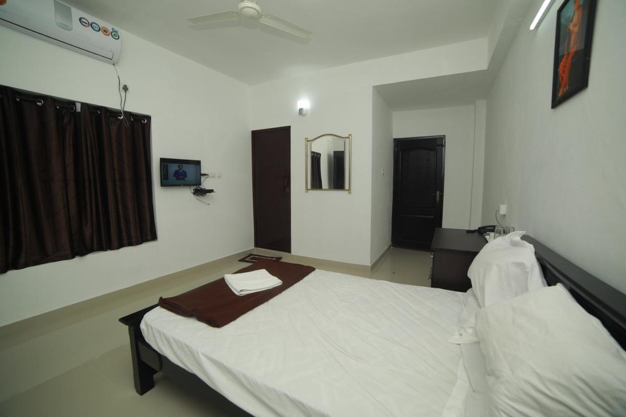 Hotel Meghna Residency à Thiruvananthapuram Extérieur photo